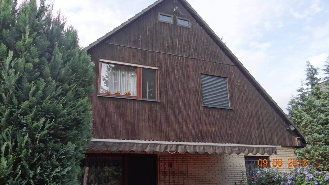 vor der Giebelverkleidung