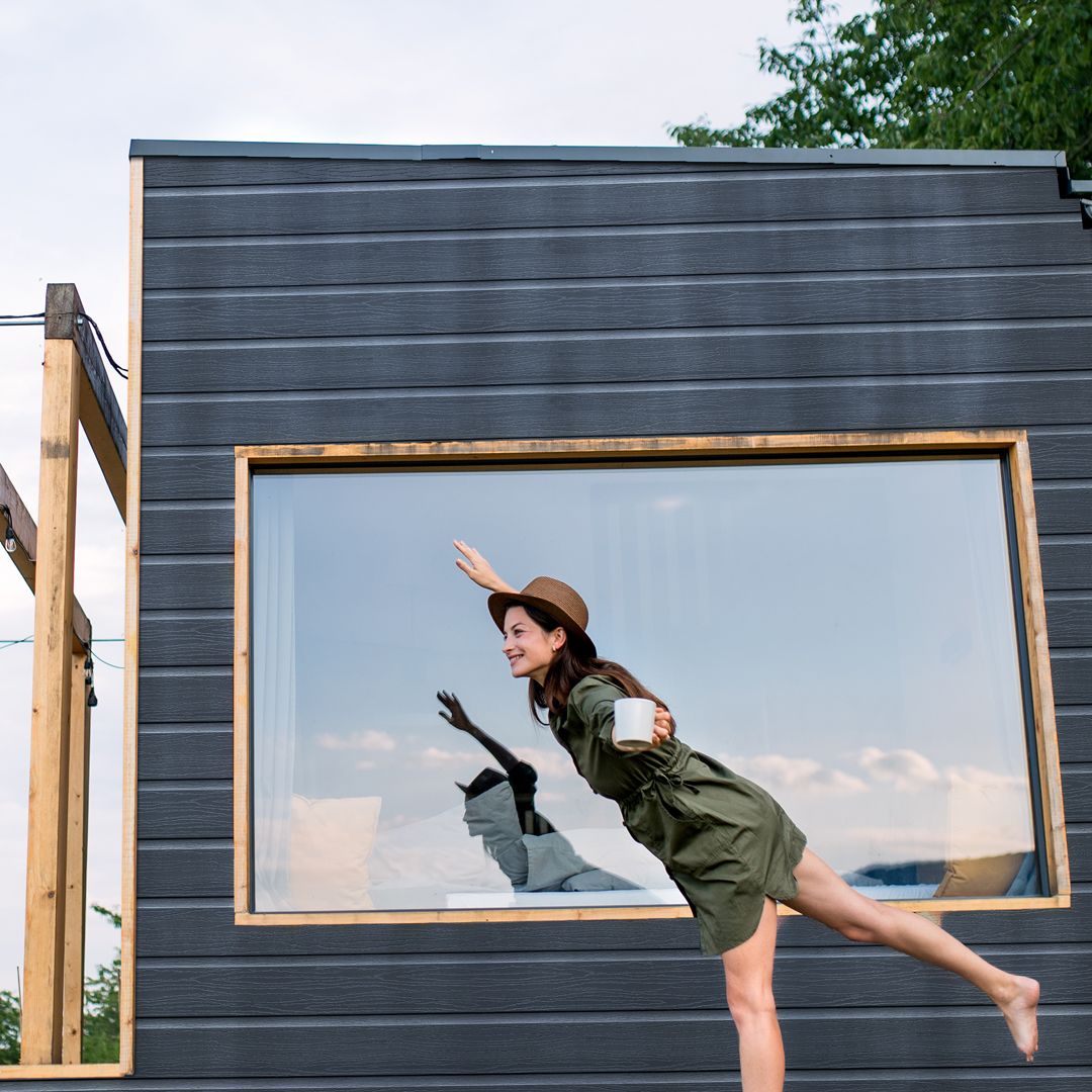 Eine Vorhangfassade für ein TinyHouse von Vinylit aus hochwertiger Kunststoffoberfläche - Ein Nachstreichen entfällt für immer.