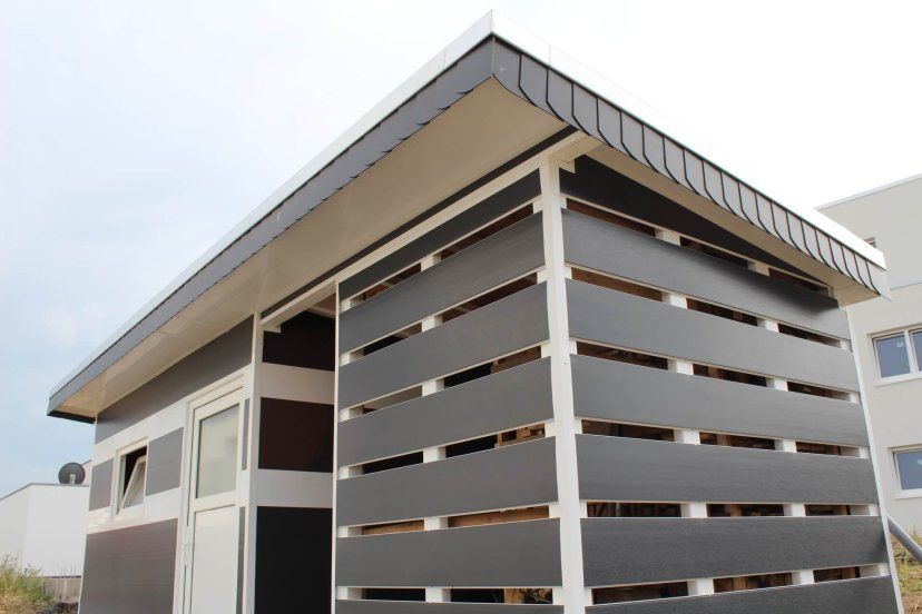 Gerätehaus mit einer Dekotop V0 Fassadenverkleidung
