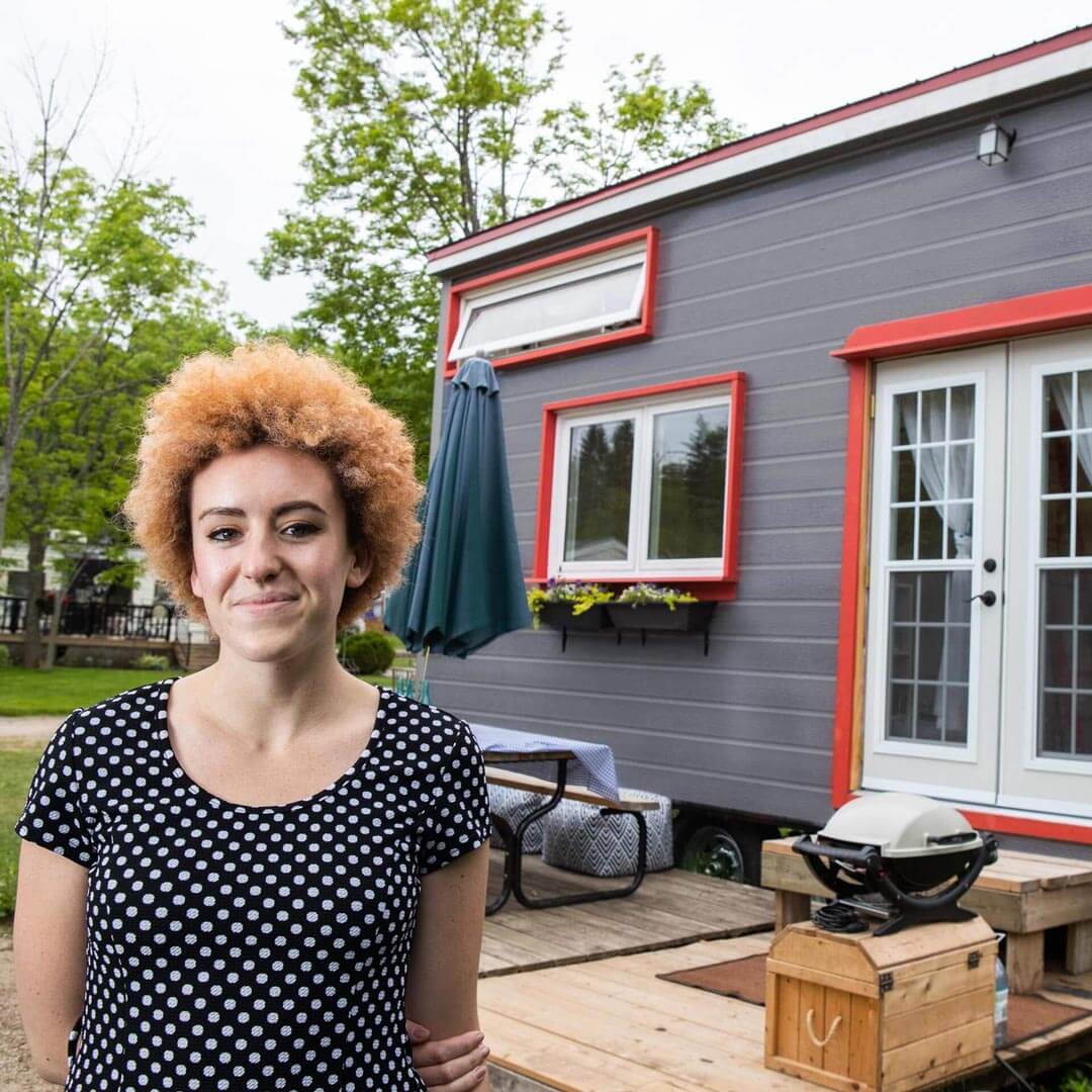 Eine Vorhangfassade für ein TinyHouse von Vinylit aus hochwertiger Kunststoffoberfläche - Ein Nachstreichen entfällt für immer.