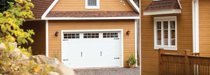 Garage verkleiden mit wartungsarmen Fassadenpaneelen